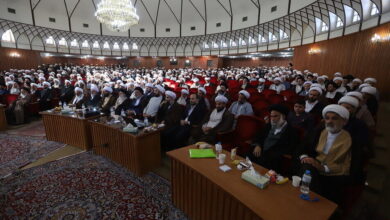 ۱۸۵ استاد سطوح عالی و خارج حوزه علمیه قم زبان‌دان هستند