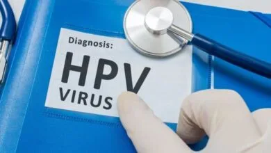 علائم زگیل تناسلی را بشناسید | حتی اگر علائم نداشته باشید ناقلید | کدام افراد به ویروس HPV مبتلا میشوند؟ علائم زگیل تناسلی را بشناسید | حتی اگر علائم نداشته باشید ناقلید | کدام افراد به ویروس HPV مبتلا میشوند؟