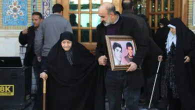 آیین بدرقه ۶۰۰ نفر از خانواده شهدا به مشهد مقدس برگزار شد آیین بدرقه ۶۰۰ نفر از خانواده شهدا به مشهد مقدس برگزار شد