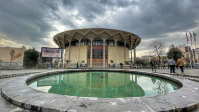 هنرمندان شمع تولد ۵۲ سالگی تئاترشهر را فوت کردند