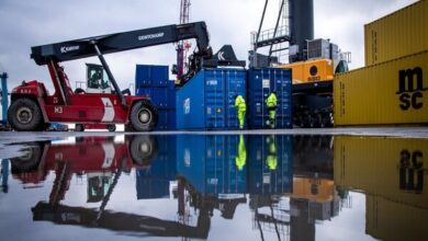 گسترش روابط تجاری و اقتصادی ایران و عمان در کنار ارتباطات سیاسی گسترش روابط تجاری و اقتصادی ایران و عمان در کنار ارتباطات سیاسی