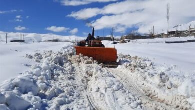 بارش برف ۲ محور استان سمنان را مسدود کرد