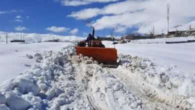 بارش برف ۲ محور استان سمنان را مسدود کرد
