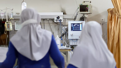 پرداخت مطالبات پرستاران معطل پول است