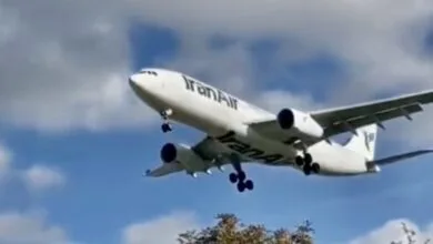 فرود ماهرانه ایرباس A330 ایران در فرودگاه لندن در باد شدید + فیلم