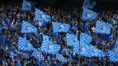 ببینید این مادربزرگ هوادار استقلال چه می گوید؟ | کنار هوادران حالم خوب است! + فیلم ببینید این مادربزرگ هوادار استقلال چه می گوید؟ | کنار هوادران حالم خوب است! + فیلم