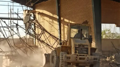 هشدار دادستان بهارستان به مسئولین این شهرستان؛قادر به جلوگیری از تخلفات نیستید کنار بروید