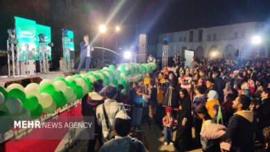 اجرای گروه خدام الزهرا در «ایران سرود»