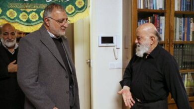 حضور زاکانی در منزل رئیس شورای شهر تهران در پی درگذشت محمدهادی چمران