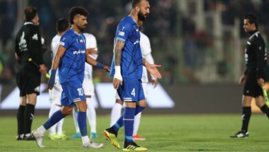 استقلال بعد از ۶ بازی برنده شد/ فرار از بحران با ۹ نفره شدن حریف