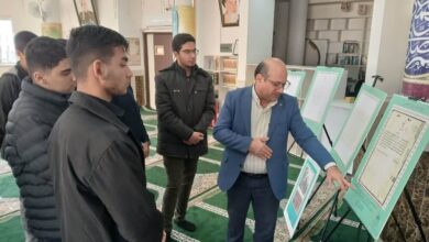 روایتگری اسناد در نمایشگاه مدرسه انقلاب برای دانش‌آموزان مازندرانی