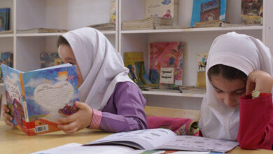 درس و مشق علیه کتابخوانی درس و مشق علیه کتابخوانی