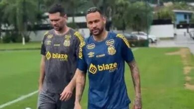 نیمار با هلیکوپتر به محل تمرین سانتوس رفت! نیمار با هلیکوپتر به محل تمرین سانتوس رفت!