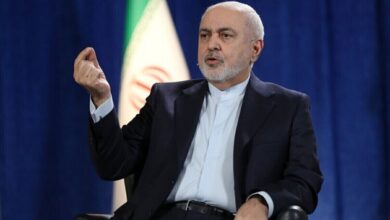 ظریف : شایعه شده عزل شده ام به همین خاطر باید زود به جلسه دولت بروم!