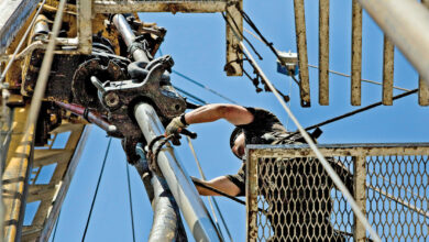 در جستجوی طلای سیاه