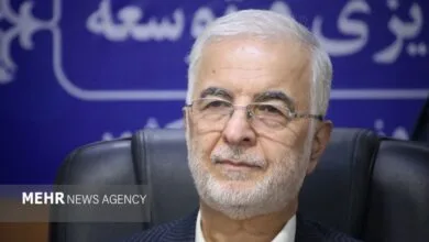مومنی: استفاده از تجارب استانداران گذشته در دستور کار است