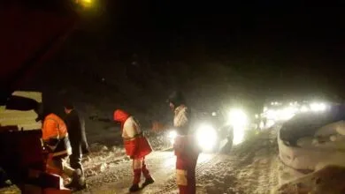امدادرسانی به ۶۸ خودرو و بیش از ۳۳۰ فرد گرفتار شده در محورهای برفگیر ایلام امدادرسانی به ۶۸ خودرو و بیش از ۳۳۰ فرد گرفتار شده در محورهای برفگیر ایلام