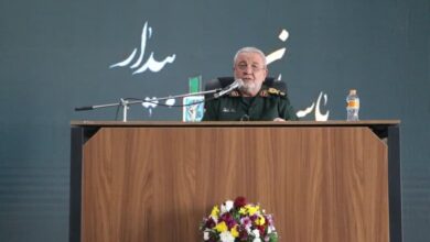 بسیج ستون فقرات انقلاب اسلامی است بسیج ستون فقرات انقلاب اسلامی است