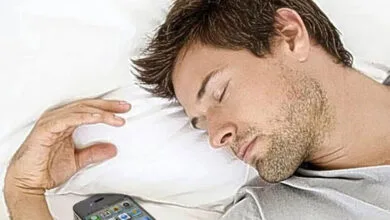 از تلفن همراه به عنوان زنگ بیدارباش استفاده نکنید از تلفن همراه به عنوان زنگ بیدارباش استفاده نکنید
