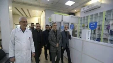 بازدید نوروزی وزیر بهداشت از داروخانه شبانهروزی ۱۳ آبان بازدید نوروزی وزیر بهداشت از داروخانه شبانهروزی ۱۳ آبان