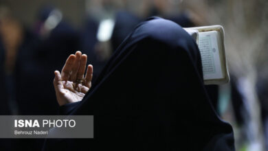 مراسم حاجتخواهی ناشناسِ زنان کرمانی با آیین «کلیدزنی» مراسم حاجتخواهی ناشناسِ زنان کرمانی با آیین «کلیدزنی»