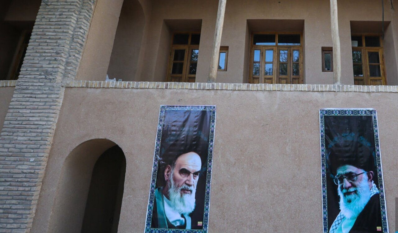 از یاد امام تا افق‌های نو؛ رهبری آیت‌الله خامنه‌ای در عصر تحولات جهانی