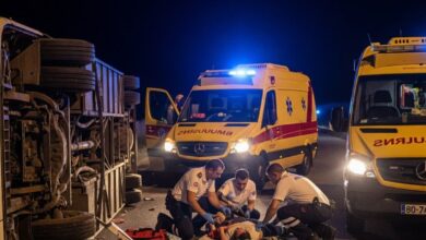 واژگونی اتوبوس در محور رباط به ساغند ۱۶ مصدوم برجا گذاشت