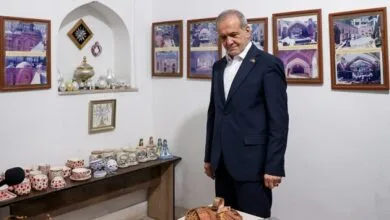 بازدید پزشکیان از مسجد کبود ایروان و اقامه نماز با نمازگزاران بازدید پزشکیان از مسجد کبود ایروان و اقامه نماز با نمازگزاران