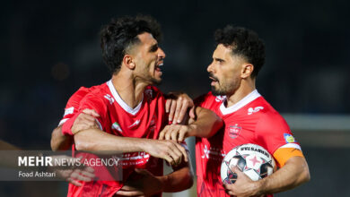 دیدار فوتبال تیمهای پرسپولیس و گل گهر دیدار فوتبال تیمهای پرسپولیس و گل گهر