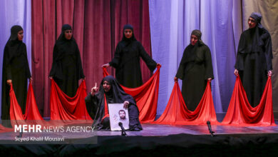 ببیست و ششمین جشنواره تئاتر قم با حضور ۱۹ اثر برتر در حال برگزاری است ببیست و ششمین جشنواره تئاتر قم با حضور ۱۹ اثر برتر در حال برگزاری است