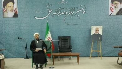 پرچم مبارزه با باطل تنها به دست اهل بصیرت و صبر است