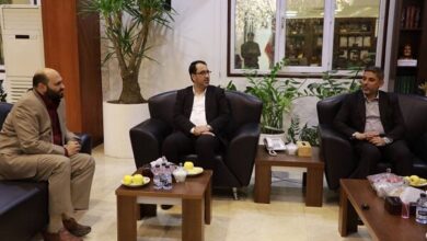 پرچم گنبد حرم امام علی(ع) به مدیرعامل مدیریت پسماند اهدا شد