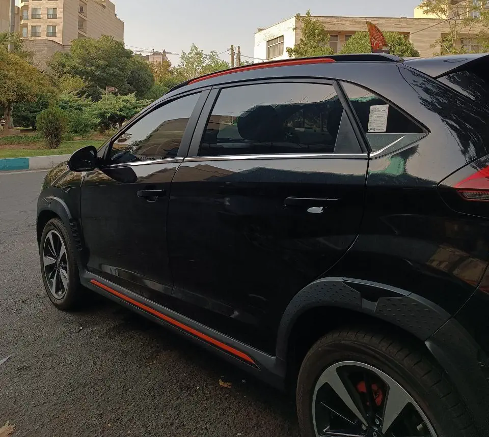 چگونه شیشه دودی حرفه‌ای عمر خودرو و تجربه رانندگی شما را متحول می‌کند؟