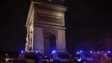 پاریس: مردی پس از حمله با چاقو به پلیس کشته شد