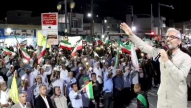 تجمع شبانه مردم در بندر دیر