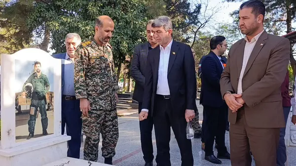 گلزار شهدای رامیان غبارروبی و عطرافشانی شد