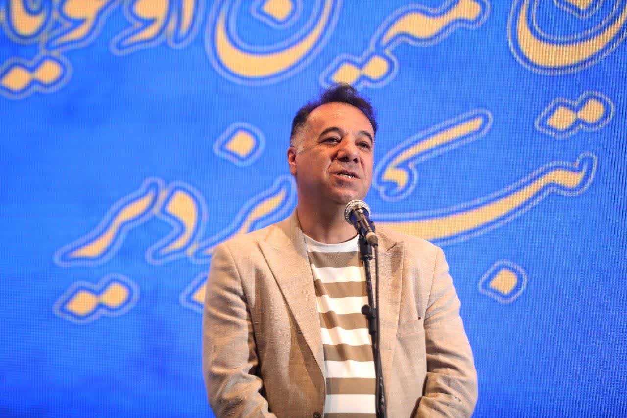 هنرمندان باید مفاهیم ارزشی را بازگو کنند