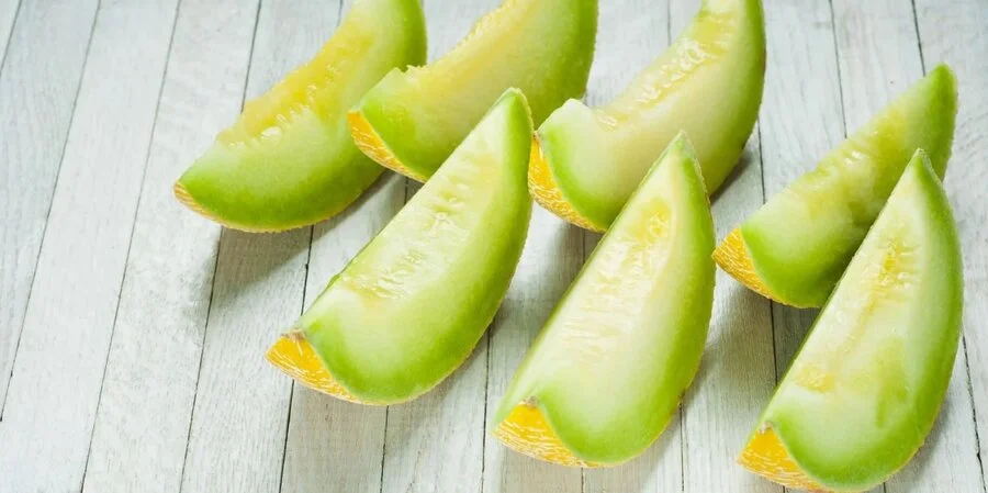روش درست نگهداری طالبی برش خورده در یخچال