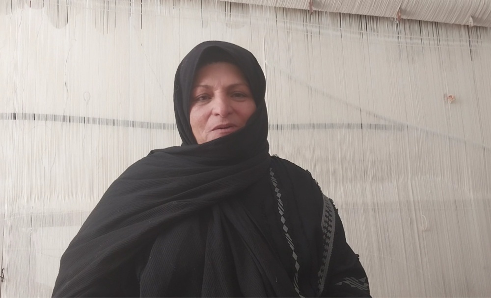 اینجا هنر نذرِ عاشقی می‌شود/ گِره بر تاروپود پود قالی که گِرهی را باز می‌کند