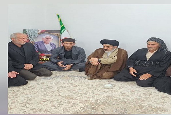 نماینده ولی‌فقیه در استان با خانواده‌ شهدای ترور پیرانشهر دیدار کرد
