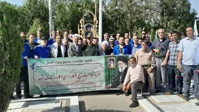 گلباران مزار شهدا با حضور بسیجیان واحدهای تولیدی و صنعتی در بهشت رضا(ع)