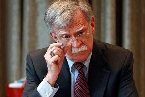 بولتون: هگست توانایی تصدی وزارت جنگ‌ آمریکا را ندارد