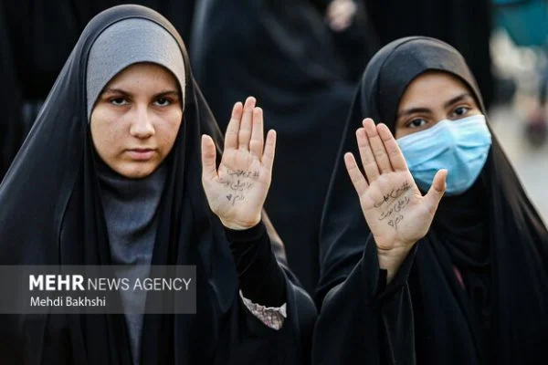 زنجیره انسانی عفاف‌وحجاب در بجنورد