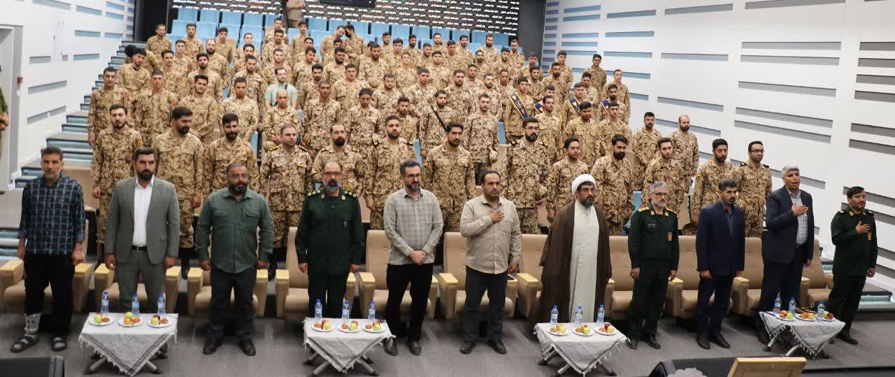 مراسم روز سرباز در زنجان برگزار شد