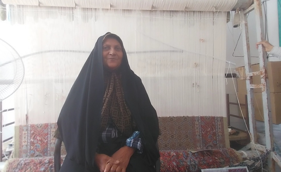 اینجا هنر نذرِ عاشقی می‌شود/ گِره بر تاروپود پود قالی که گِرهی را باز می‌کند