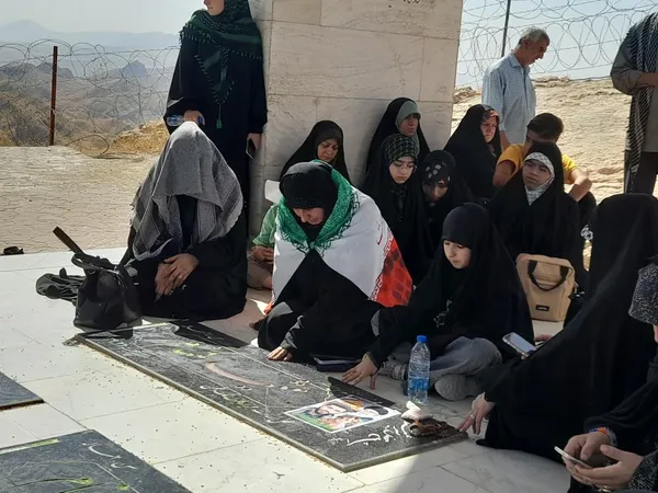 بازدید بسیجیان کاروان راهیان نور گرگان از یادمان شهدای بازی‌دراز
