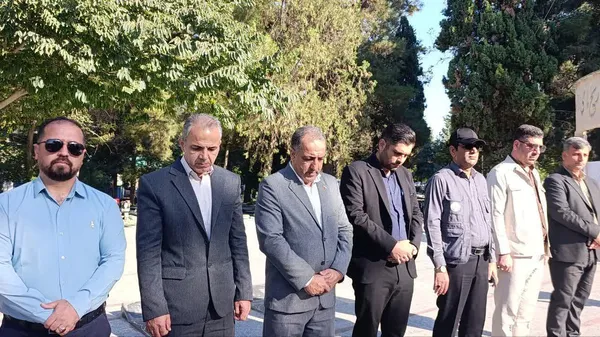 گلزار شهدای رامیان غبارروبی و عطرافشانی شد