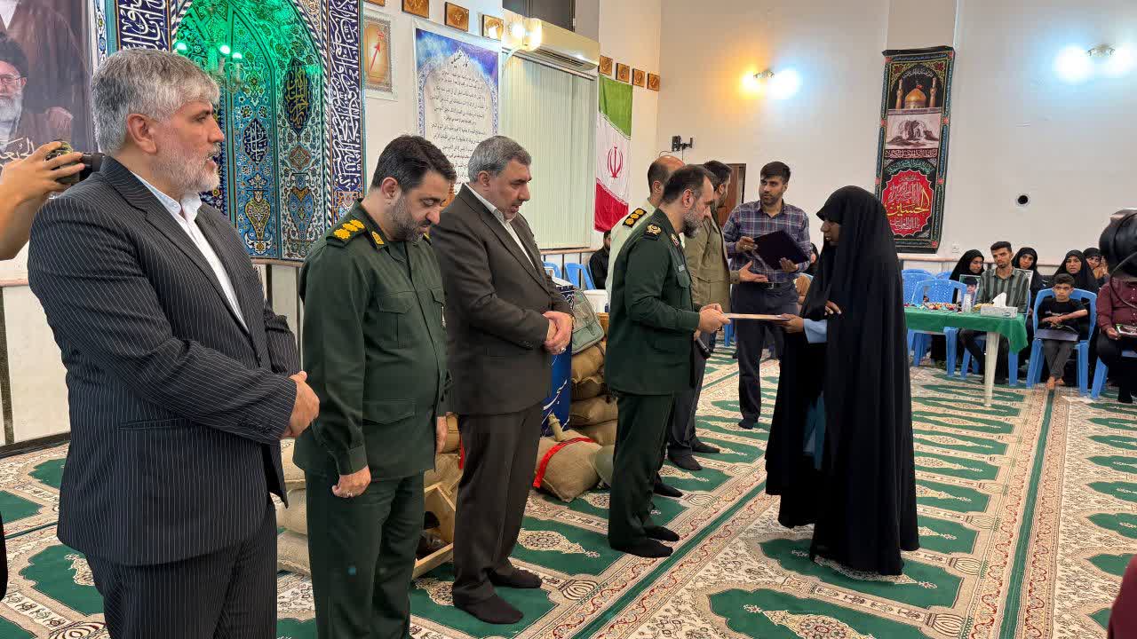 راه شهدا با ایستادگی و پاسداری از آرمان‌ها ادامه دارد