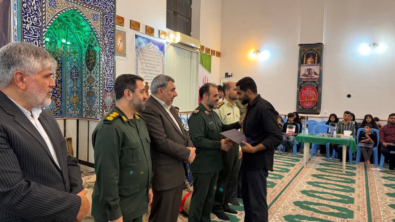 راه شهدا با ایستادگی و پاسداری از آرمان‌ها ادامه دارد